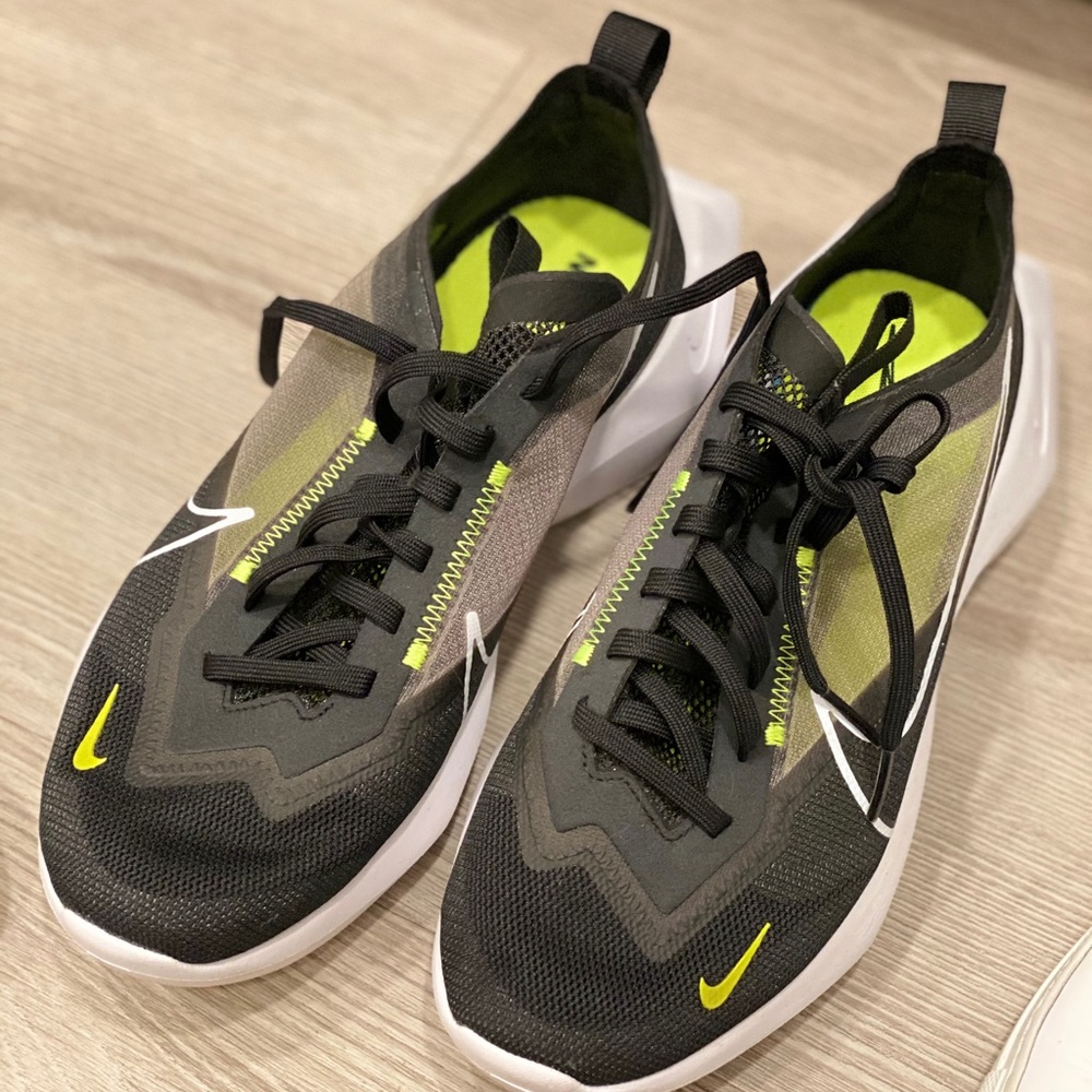 Nike Sneaker